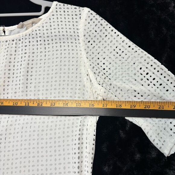 Banana Republic Elegant White Eyelet Short Sleeve Women's Top - Picture 4 of 5